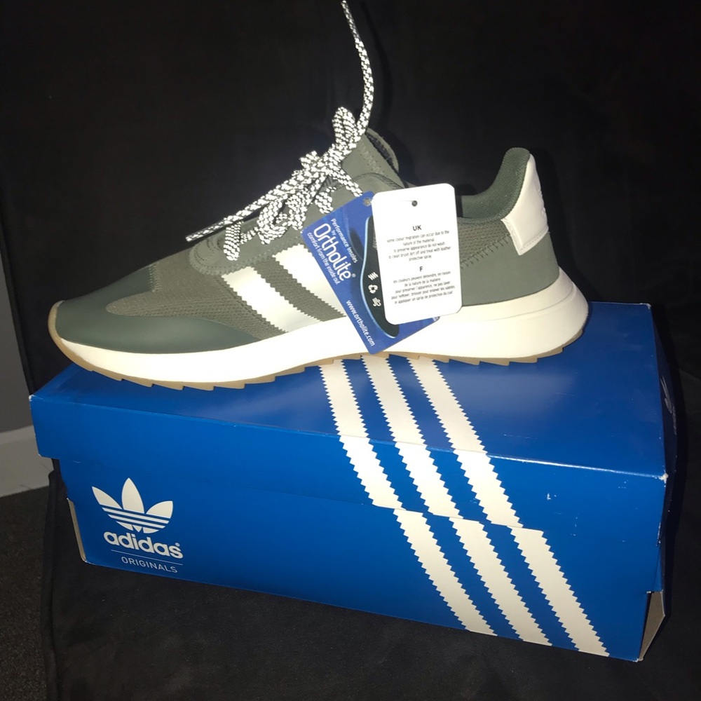 Woman’s sneakers